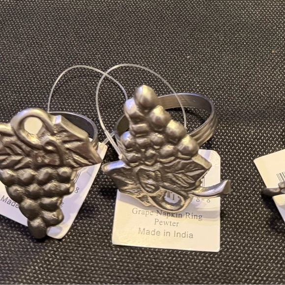 (6) Silver Grape Napkin Rings - Picture 2 of 8